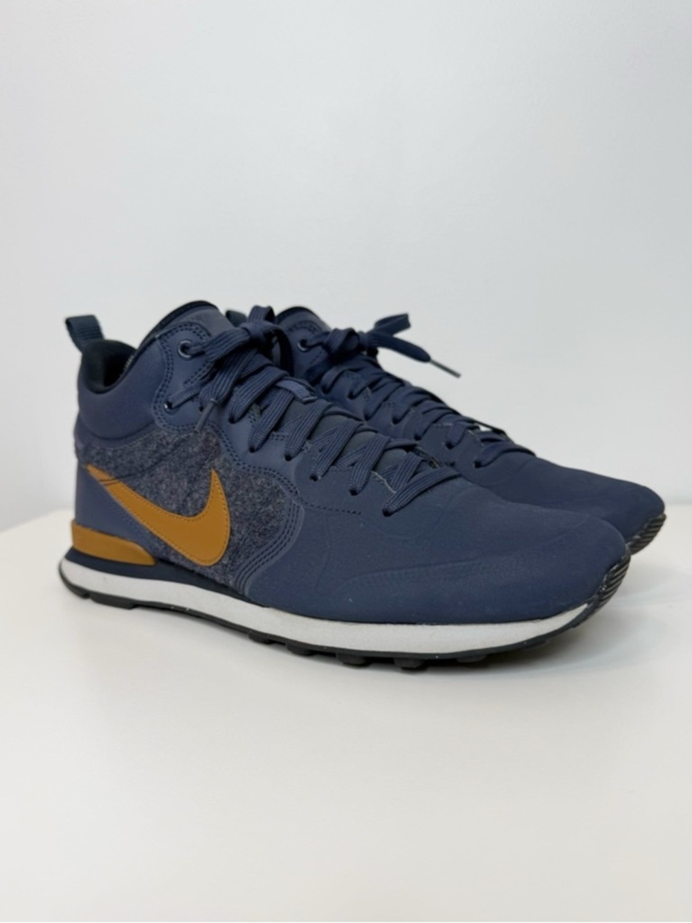 Nike Internationalist Utility Mid Top Sneaker Thunder Blue Men Size 9 857937-401